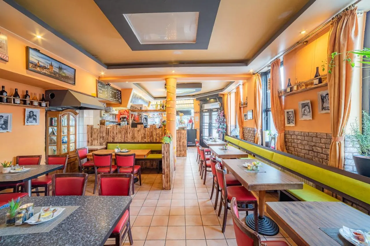 Koelnotel Hostel, Apart & Suite Colonia